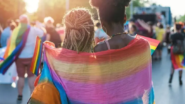"Irak aprueba ley que criminaliza la homosexualidad con penas de hasta 15 años de cárcel"