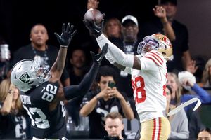 NFL: Caótica jugada en el final de 49ers vs Raiders