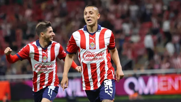 'Piojo' Alvarado niega posible salida a Tigres: 'Disfruto estar en Chivas, nadie ha hablado conmigo'