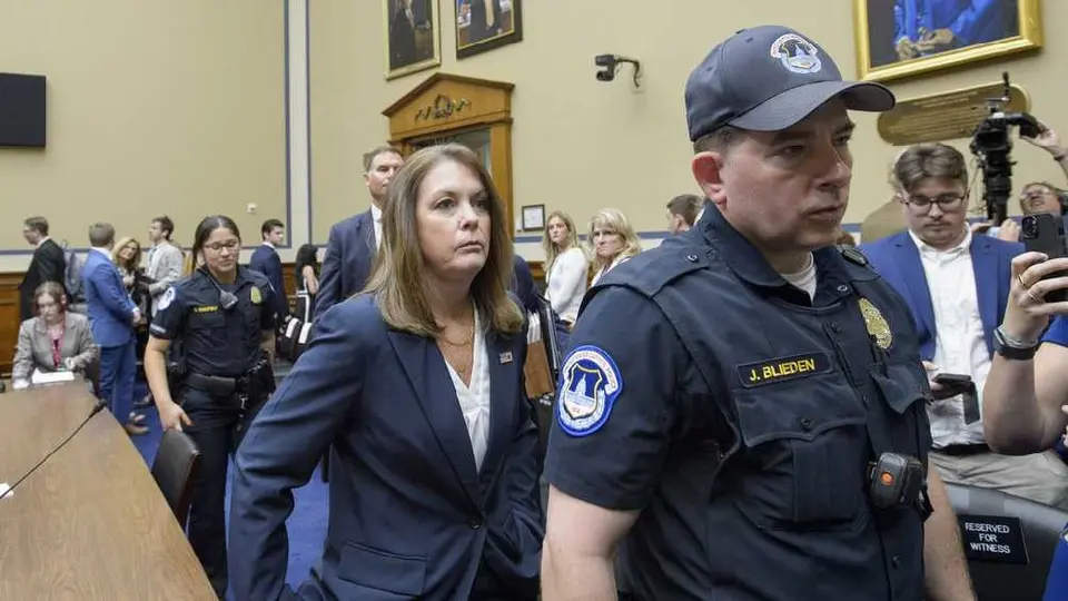 Renuncia directora del Servicio Secreto de Estados Unidos tras atentado contra Donald Trump