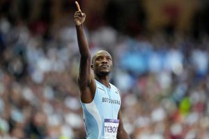París 2024: Letsile Tebogo hace historia en la Final de 200m y se lleva la medalla de oro