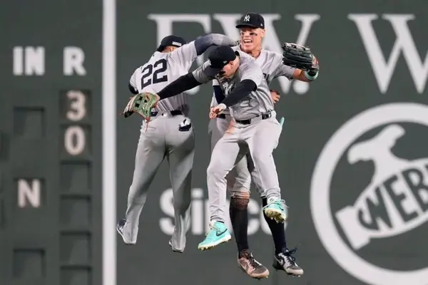 Alex Verdugo destacó en la victoria de los Yankees contra los Medias Rojas