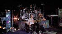 Coldplay invitó a Michael J. Fox de "Volver al futuro" a tocar dos canciones en Glastonbury