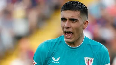 Alex Padilla pierde la titularidad con Athletic de Bilbao en victoria frente a Valencia