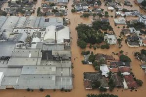 Brasil suma 144 muertes por lluvias e inundaciones