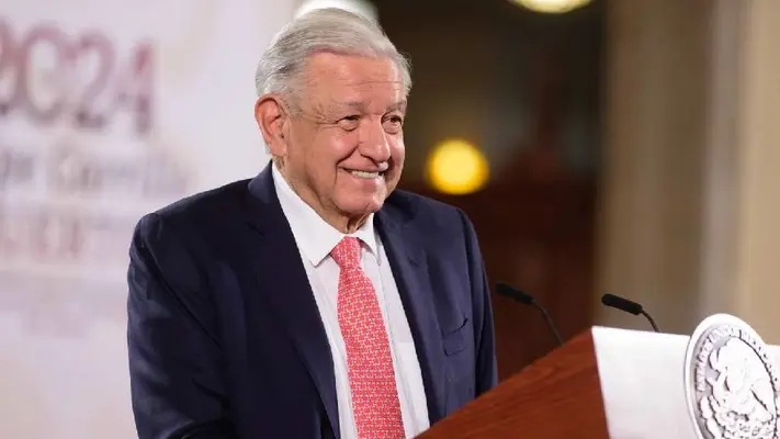 AMLO celebra que Julian Assange quedará en libertad