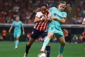 Futbolistas de Barcelona Femenil 'se negaron' a intercambiar playeras con jugadoras de Chivas