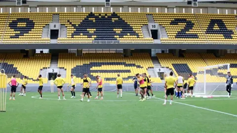 ¿Qué necesita el AEK Atenas de Rodolfo Pizarro y Orbelín Pineda para coronarse en la Superliga de Grecia?