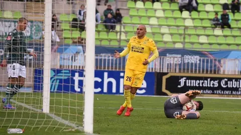 Humberto 'Chupete' Suazo sufrió grave lesión y se perderá el resto de la temporada