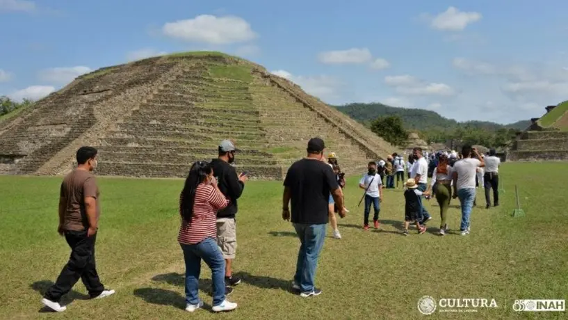 ¿Podrían prohibir celulares en zonas arqueológicas? Esto dice el INAH