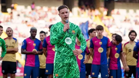 Ter Stegen reconoce el trabajo de Xavi: 'Gracias por lo que han hecho por el escudo'