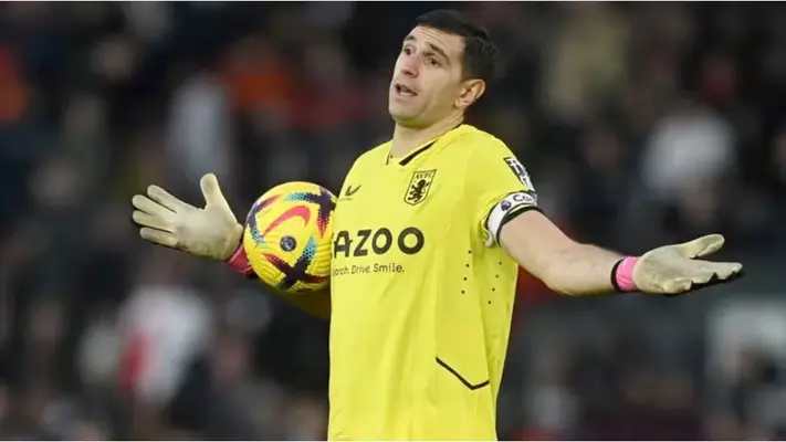 'El Dibu' Martínez se convierte en el arquero con más autogoles en la Premier League