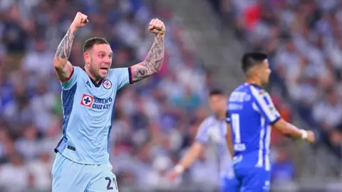 Cruz Azul venció 0-1 de visita a Rayados de Monterrey y se acerca a la Final