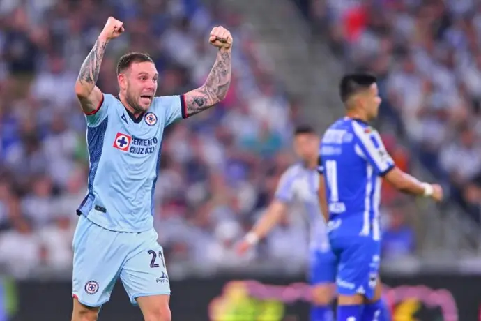 Cruz Azul venció 0-1 de visita a Rayados de Monterrey y se acerca a la Final