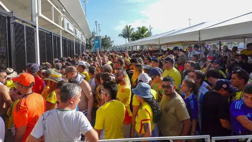 Aficionados presentan demandas contra CONMEBOL y Hard Rock Stadium