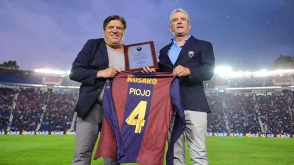 Atlante realiza homenaje al 'Piojo' Herrera en el Campeón de Campeones
