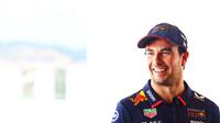 ¡Lo contradice! Helmut Marko insiste que permanecia de Checo Pérez depende del rendimiento