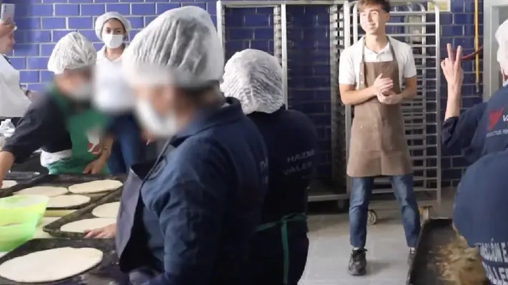 Integrante de 'MasterChef' visita el penal de Santa Martha para cocinar con internas