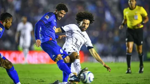 Cruz Azul sufre ante Pumas, pero avanza a Semifinales del Clausura 2024