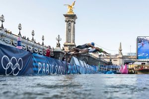 París 2024: Tres triatletas más se enfermaron tras nadar en el Río Sena