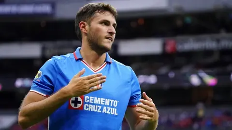 Santiago Giménez admite que sí era penal contra Cruz Azul en la Final: “Para mí sí era”