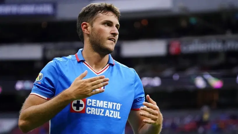 Santiago Giménez admite que sí era penal contra Cruz Azul en la Final: “Para mí sí era”