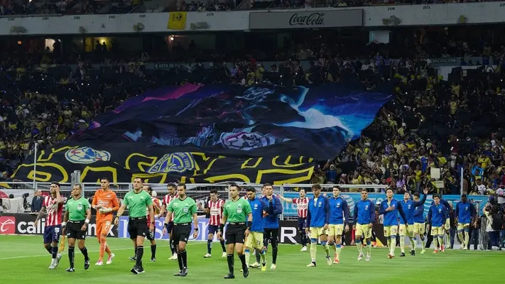"Yo soy tu padre": El mensaje de la afición del América a Chivas en el Estadio Azteca