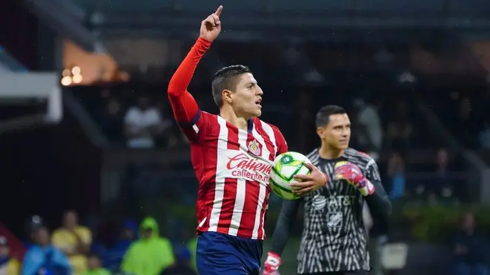 Ronaldo Cisneros vuelve a la convocatoria sobre JJ Macías; ‘Guti’ y Pavel realizan el viaje