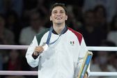 Julio César Chávez felicita a Marco Verde por su medalla de Plata en París 2024