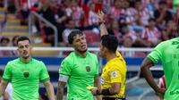 Carlos Salcedo con penal y expulsión en sus primeros dos juegos con Juárez