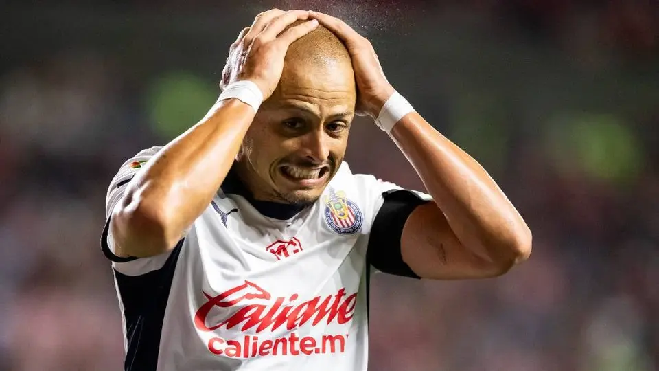 La 'Temo señal' de Cuauhtémoc Blanco se hace presente en foto viral de Chicharito