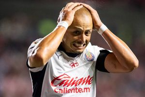 La 'Temo señal' de Cuauhtémoc Blanco se hace presente en foto viral de Chicharito