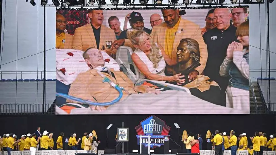 ¡Increíble momento!Steve McMichael, diagnosticado con ELA, fue incluido en el Salón de la Fama