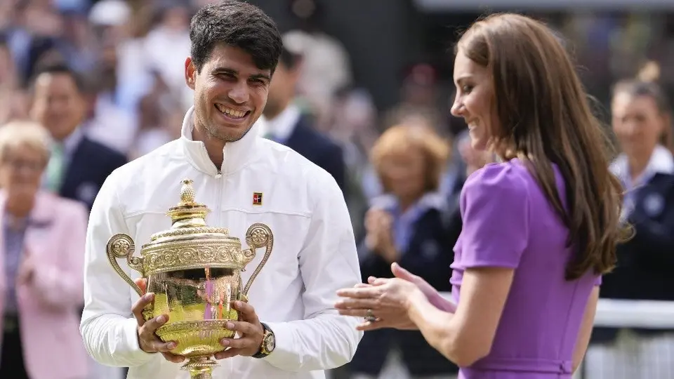 Alcaraz vence a Djokovic en Wimbledon para conseguir su cuarto título de Grand Slam