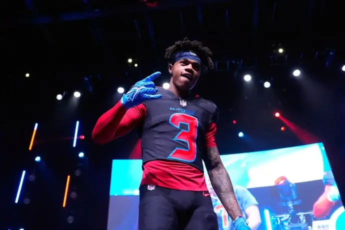 Tank Dell, receptor de los Houston Texans, fue herido en un tiroteo en Florida