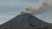 Despierta el Popocatépetl; autoridades piden tener cuidado con las cenizas