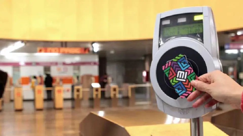 Alertan sobre nueva estafa a usuarios del Metro y Metrobús