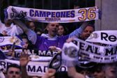 Afición del Real Madrid festeja título en Cibeles