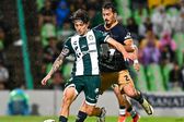 Pumas no aprovecha la superioridad numérica y empata ante Santos en la comarca