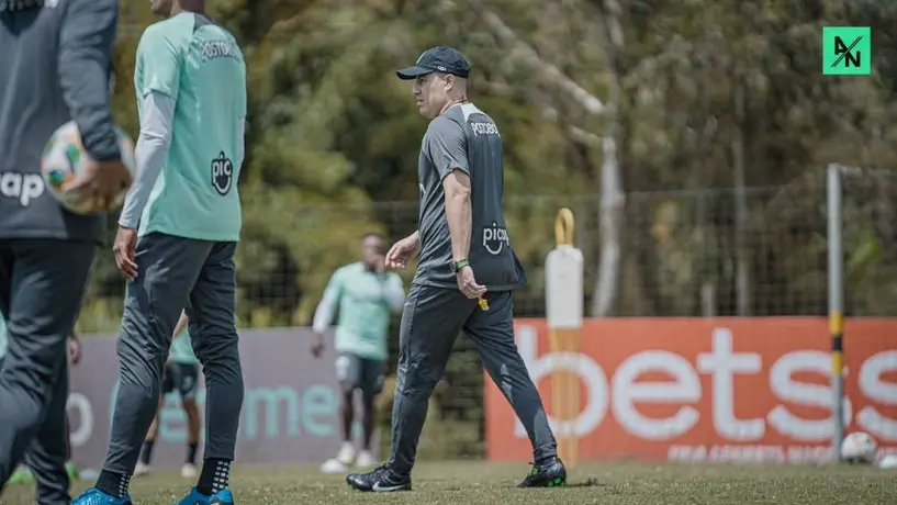 ¿Con qué mexicano llegará Efraín Juárez al Atlético Nacional?