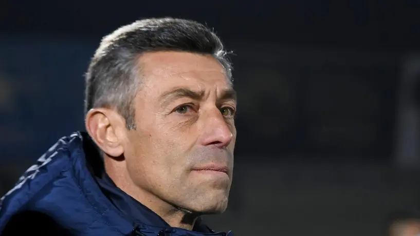 ¡Inédito! Pedro Caixinha 'explota' en el futbol brasileño y le pide al árbitro que lo expulse
