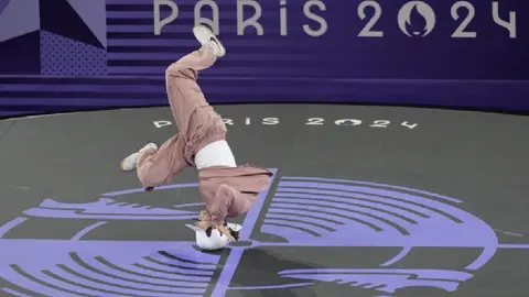 La B-girl japonesa Ami gana su primera medalla de oro en break olímpico