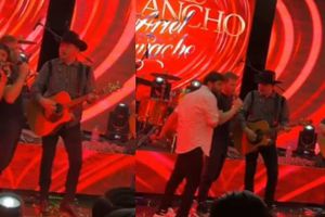 ‘Canelo’ Álvarez se avienta palomazo con Luis R. Conriquez