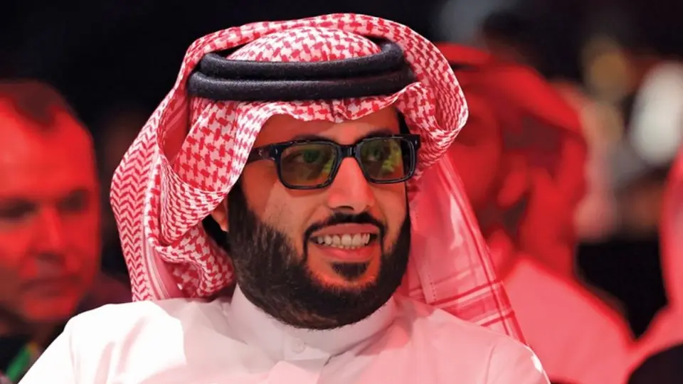 Alalshikh responde a Canelo: 'No soy yo quien tiene miedo de pelear con Benavidez o Crawford’