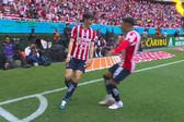 ‘Hormiga’ González inicia como titular por primera ocasión con Chivas y responde con gol