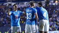 Cruz Azul goleó al América en el Clásico Joven y es líder del Apertura 2024