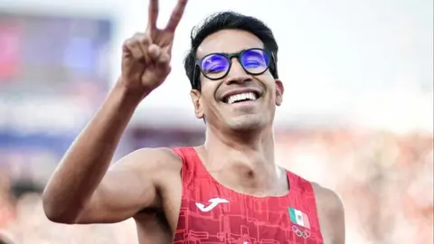 Tonatiu López finaliza quinto en su heat en 800m y deberá ir al Repechaje en París 2024