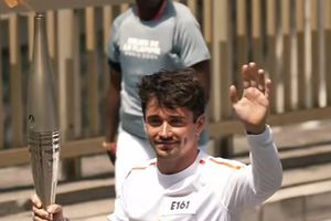 ¡Charles Leclerc portó la antorcha olímpica por las calles de Mónaco!