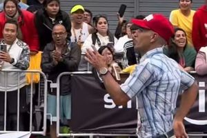 Corredor se disfraza de Forrest Gump y se vuelve viral en redes sociales