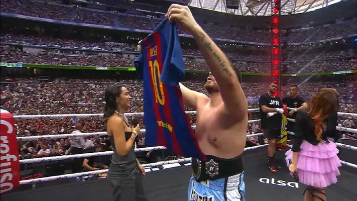 La Cobra saca el jersey de Messi y le recuerda al Santiago Bernabéu el momento